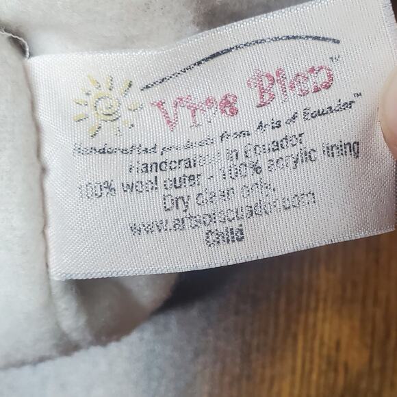 Vive Bien Arts Of Equador Toddler Panda Fleece Lined Wool Handmade Winter Hat - Picture 3 of 3